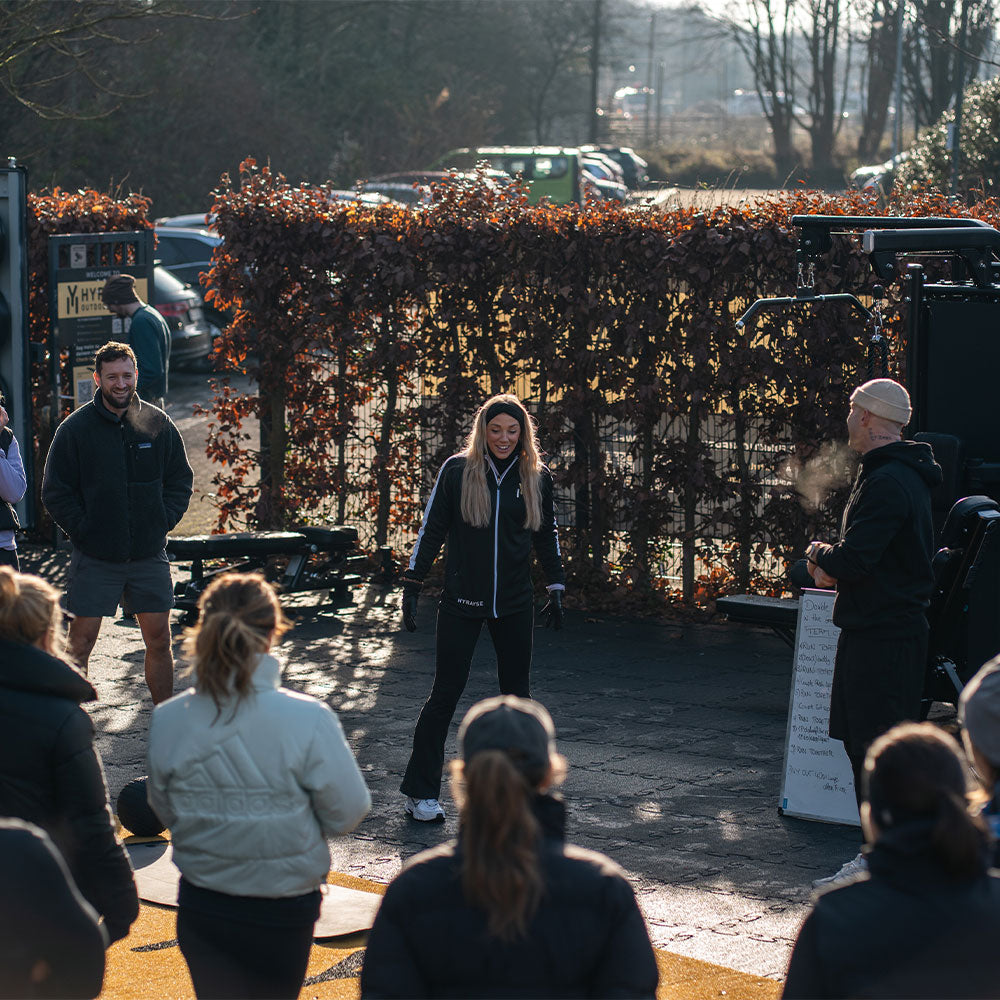 Training der HYRAYSE-Community im Outdoor Gym